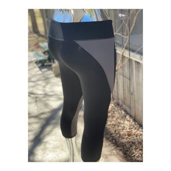Fabletics Cropped Leggings Athleisure Activewear Sz M - Picture 2 of 6